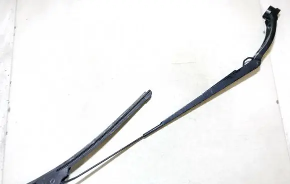 Subaru Legacy Front wiper blade arm