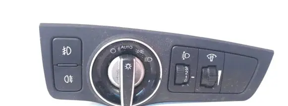 Hyundai i40 Light switch 93300-3Z000