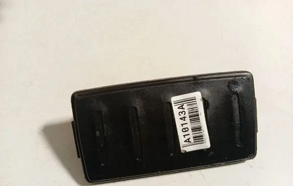 Renault Clio III Fuse box cover 70328929