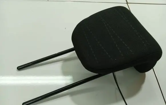 Toyota Yaris Front seat headrest 