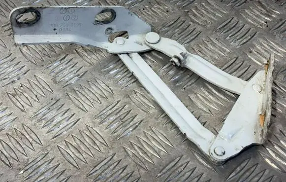 Mercedes-Benz Sprinter W901 W902 W903 W904 Engine bonnet/hood hinges 9067500121
