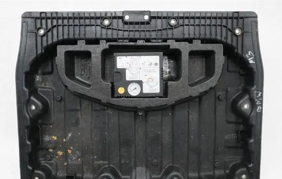 BMW M3 Trunk/boot lower side trim panel 7123486