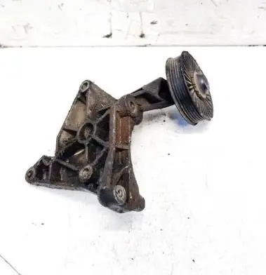 Opel Zafira A Engine mounting bracket 9202480
