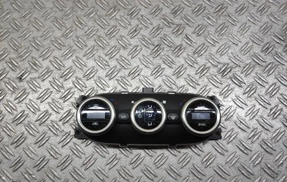 Fiat 500L Climate control unit A83030900 14241424 07355806340