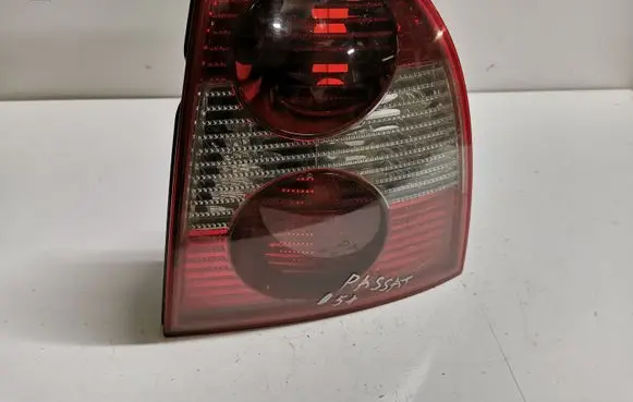 Volkswagen PASSAT B5.5 Rear/tail lights 3B5945096