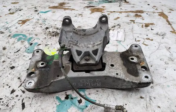BMW 5 GT F07 Gearbox mounting bracket 678122203