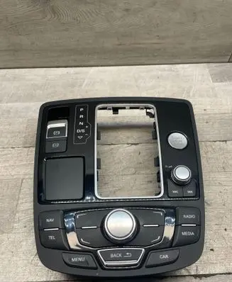 Head unit multimedia control