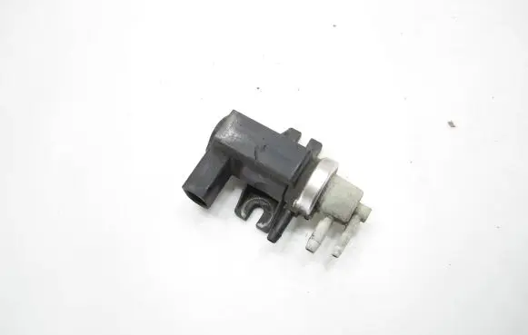 Audi A4 S4 B5 8D Turbo solenoid valve 1J0906677B 02T147 722903