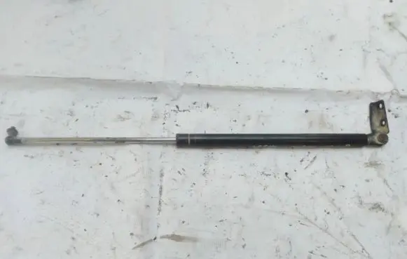 Subaru Forester SF Tailgate/trunk strut/damper