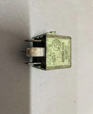 BMW 5 E60 E61 Other relay 61368373700