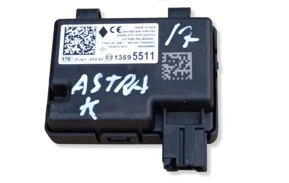 Opel Astra K Door central lock control unit/module 13595511 F00HJ01226 8210211000000X