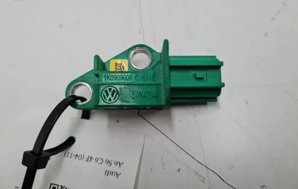 Audi A6 S6 C6 4F Airbag deployment crash/impact sensor 1K0909606C