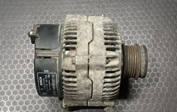 Volkswagen PASSAT B5 Generator/alternator 028903027Q 0123310031