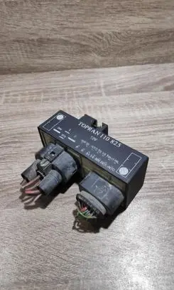 Volkswagen Golf III Fan control module 110825