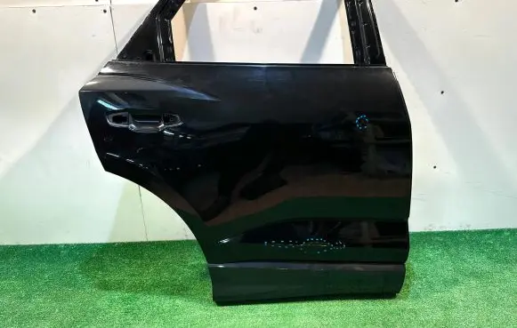Audi Q3 F3 Rear door
