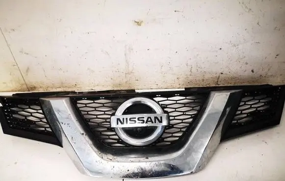 Nissan X-Trail T32 Front grill 623104CE0A 623104CE0B