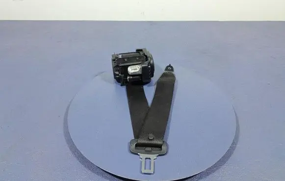 BMW M5 Front seatbelt 7429999