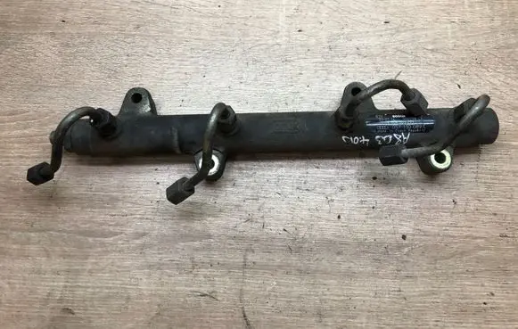 Volkswagen Touareg I Fuel main line pipe 057130089C F00R001271