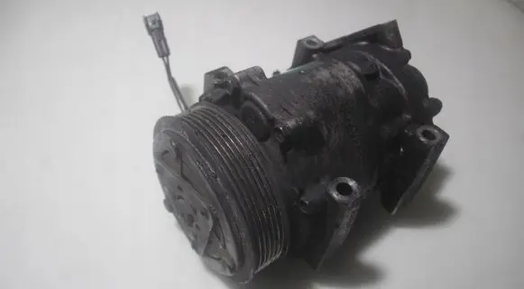 Ford Focus C-MAX Air conditioning (A/C) compressor (pump) 6644905324