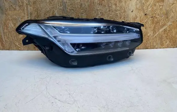 Volvo XC90 Headlight/headlamp 31468921
