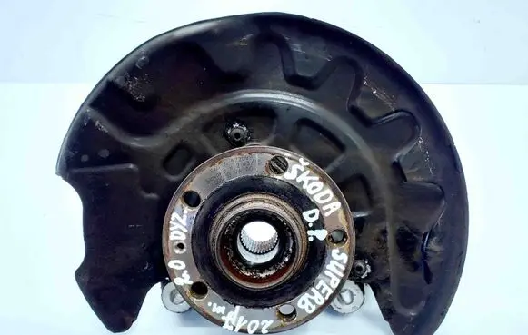 Front wheel hub