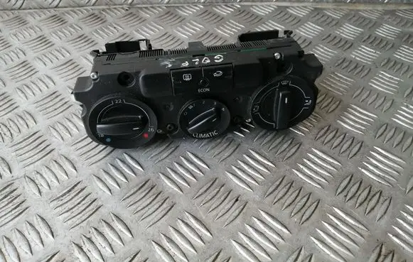 Volkswagen Golf V Climate control unit 