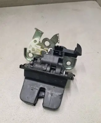Skoda Superb B6 (3T) Loading door lock 