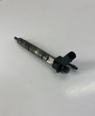 BMW 1 E81 E87 Fuel injector 7805428 780542803