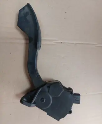 Toyota Prius (XW30) Accelerator throttle pedal 7811012010 1988007310