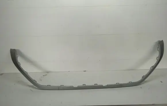 Front bumper splitter molding