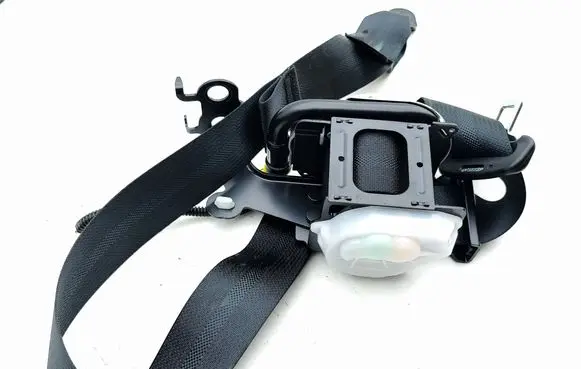 Toyota Prius (XW50) Rear seatbelt AU004FF 0644604