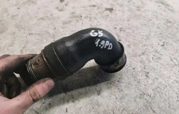 Intercooler hose/pipe