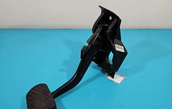 Mercedes-Benz S W221 Pedal assembly A2212900301 IMPRK1363577