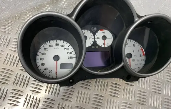 Alfa Romeo 147 Speedometer (instrument cluster) 735292042 1611000208 110008953019