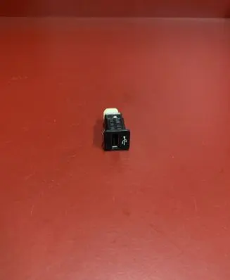 BMW X5 E70 USB socket connector 61319167169 9167169