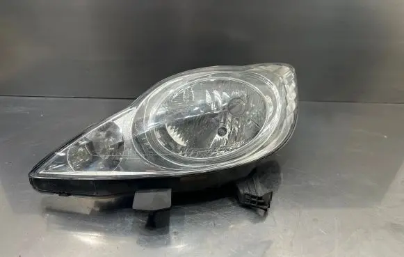 Peugeot 107 Headlight/headlamp 811500H030 89032403