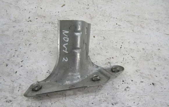 Skoda Fabia Mk2 (5J) Fender mounting bracket 5J0821142