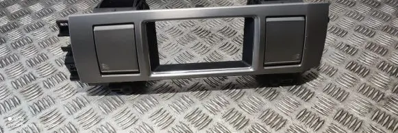 Jaguar XF X250 Dash center air vent grill 8X2319K617