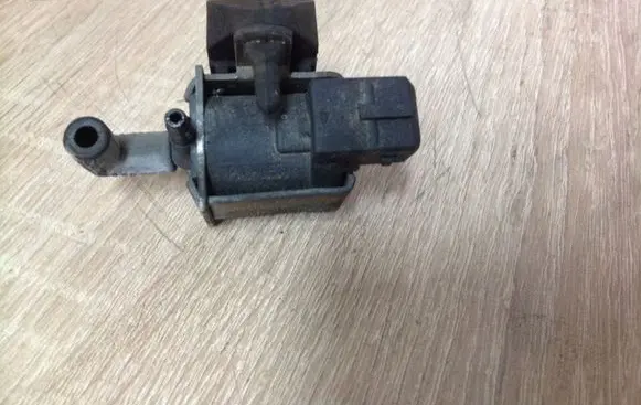 Audi A2 Turbo solenoid valve 028906283A