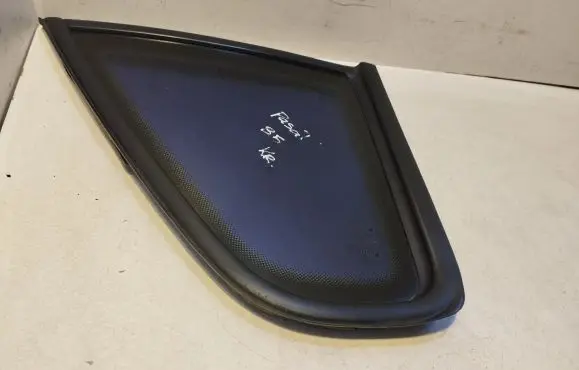 Volkswagen PASSAT B5 Rear side window 43R00048 DOT24M68AS2