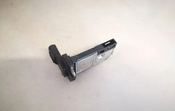 Toyota Verso Mass air flow meter 22204260 22204-260