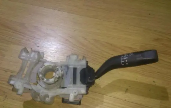 Mazda 626 Wiper control stalk 17b122