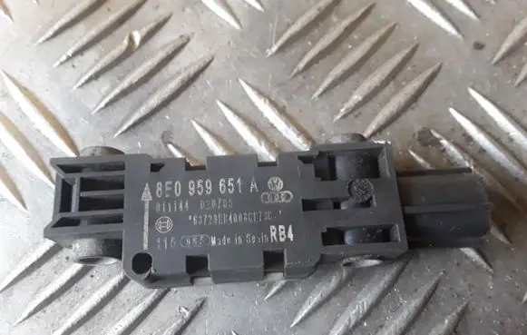 Audi A4 S4 B7 8E 8H Airbag deployment crash/impact sensor 8E0959651A