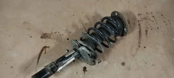 Volvo XC60 Front shock absorber with coil spring 31340481