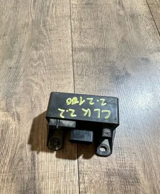 Mercedes-Benz CLK A209 C209 Glow plug pre-heat relay