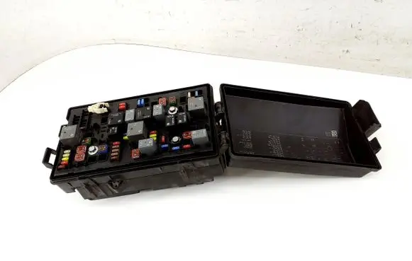 Chevrolet Camaro Fuse box set 22760635