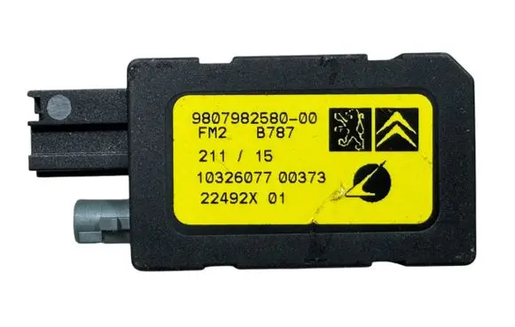 Citroen C4 II Picasso Aerial antenna amplifier 9807982580 032607700373 22492X01
