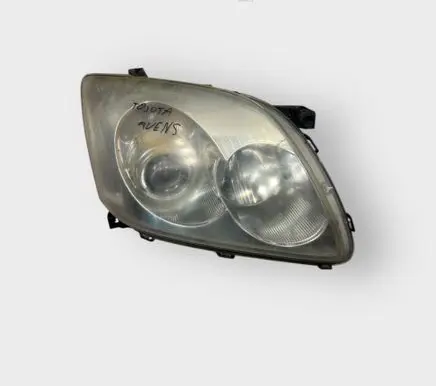 Toyota Avensis T250 Headlight/headlamp 