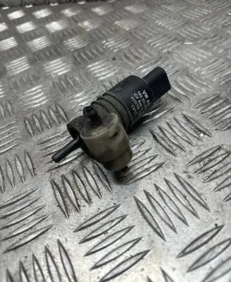 Volkswagen Touran II Windscreen/windshield washer pump 1k6955651