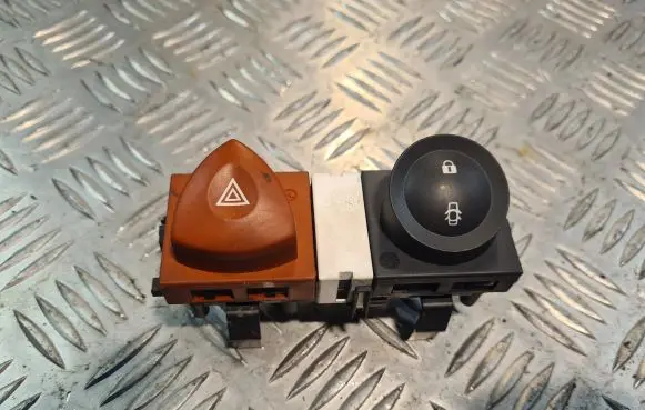 Renault Megane II Hazard light switch 8200095493 8200109723